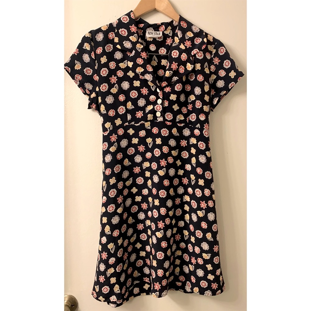 VINTAGE 1996 100% Rayon babydoll dress